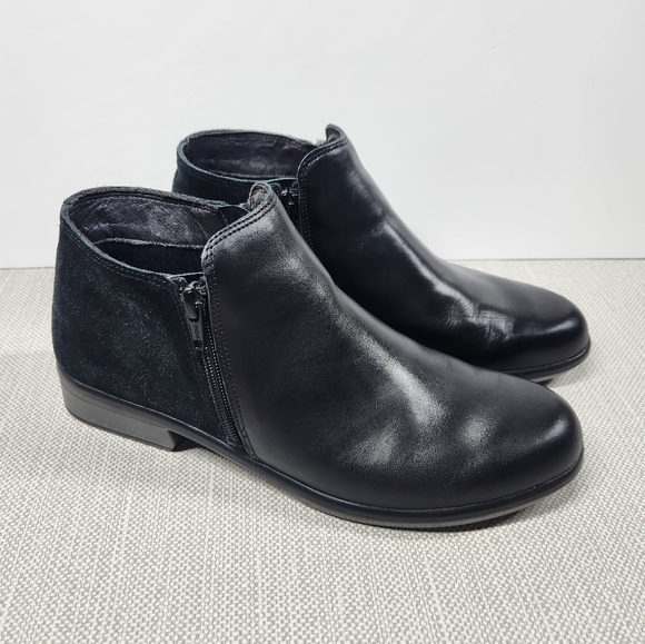 Naot Helm Size 8 Black Ankle Boot Leather Suede Side Zip Bootie Comfort EU 39 - Picture 2 of 15